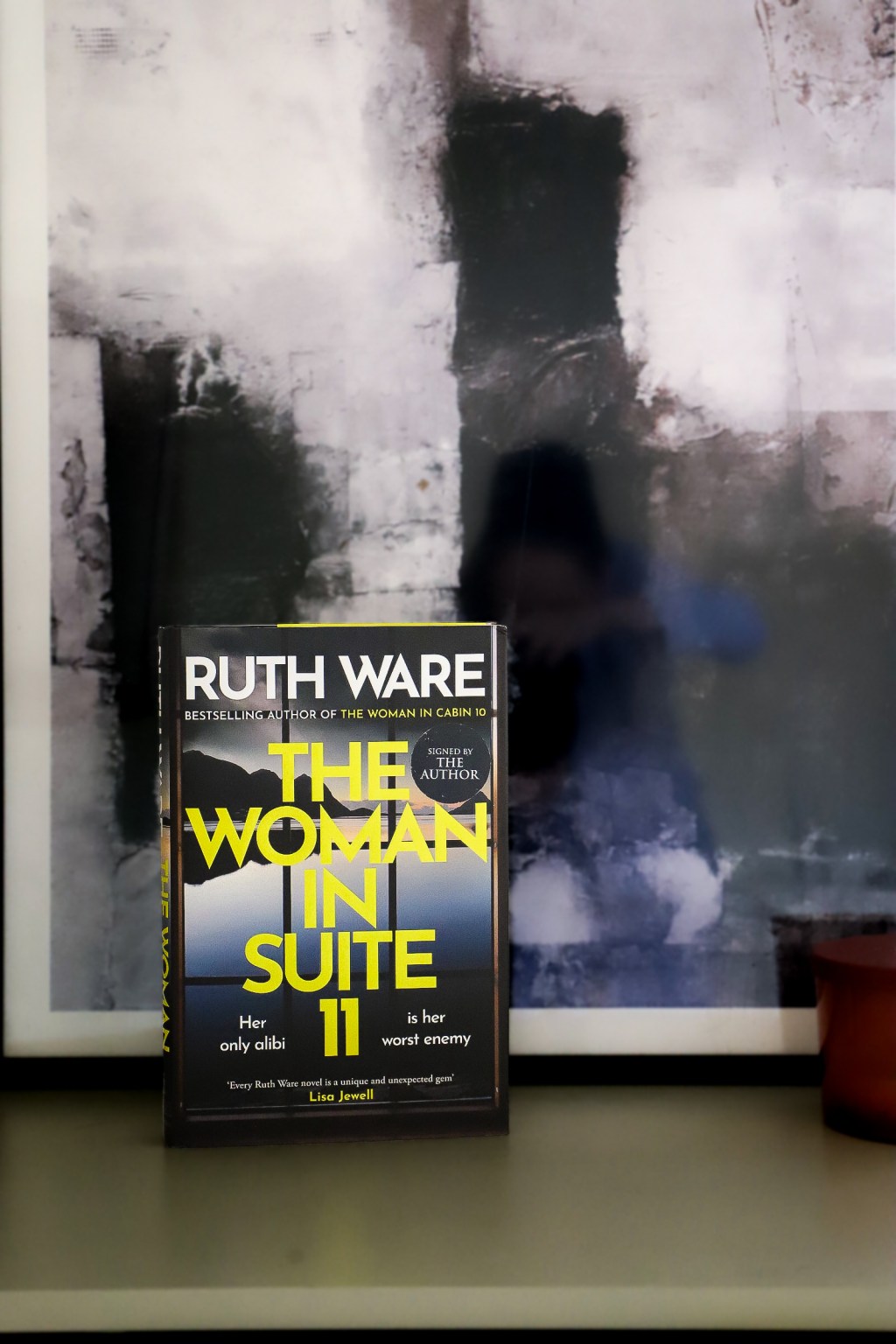 Do you need to Read The Woman in Cabin 10 Before The Woman in Suite&nbsp;11?